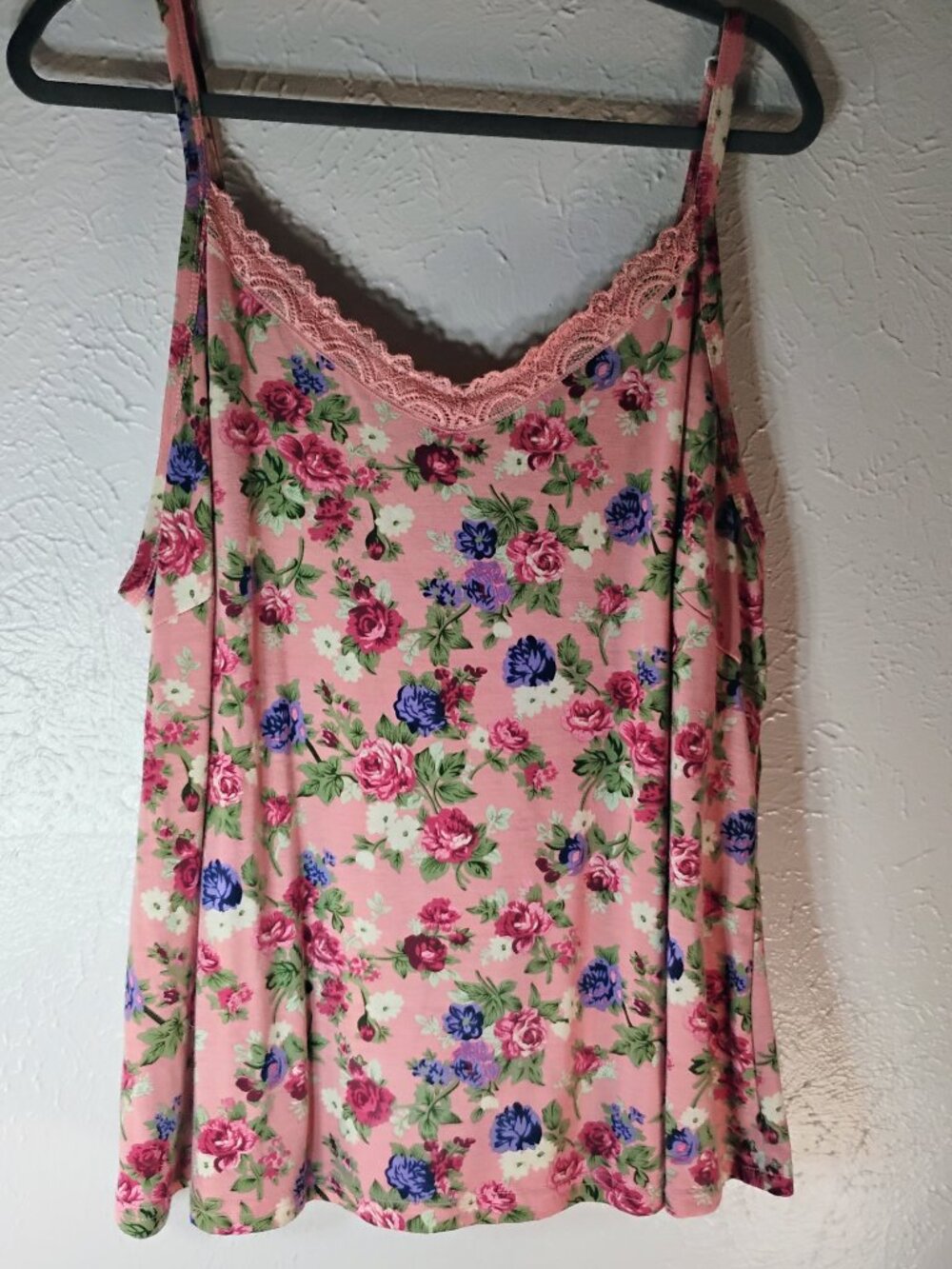 Bloom Chic Pink Floral Tank Top V-Neck Size 22